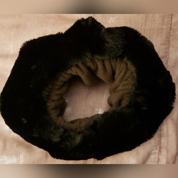 Stylish Popular Trending Faux Fur Headband - Picture 1 of 6